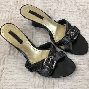 Nine West buckle sandal with wedge heel Size 8.5